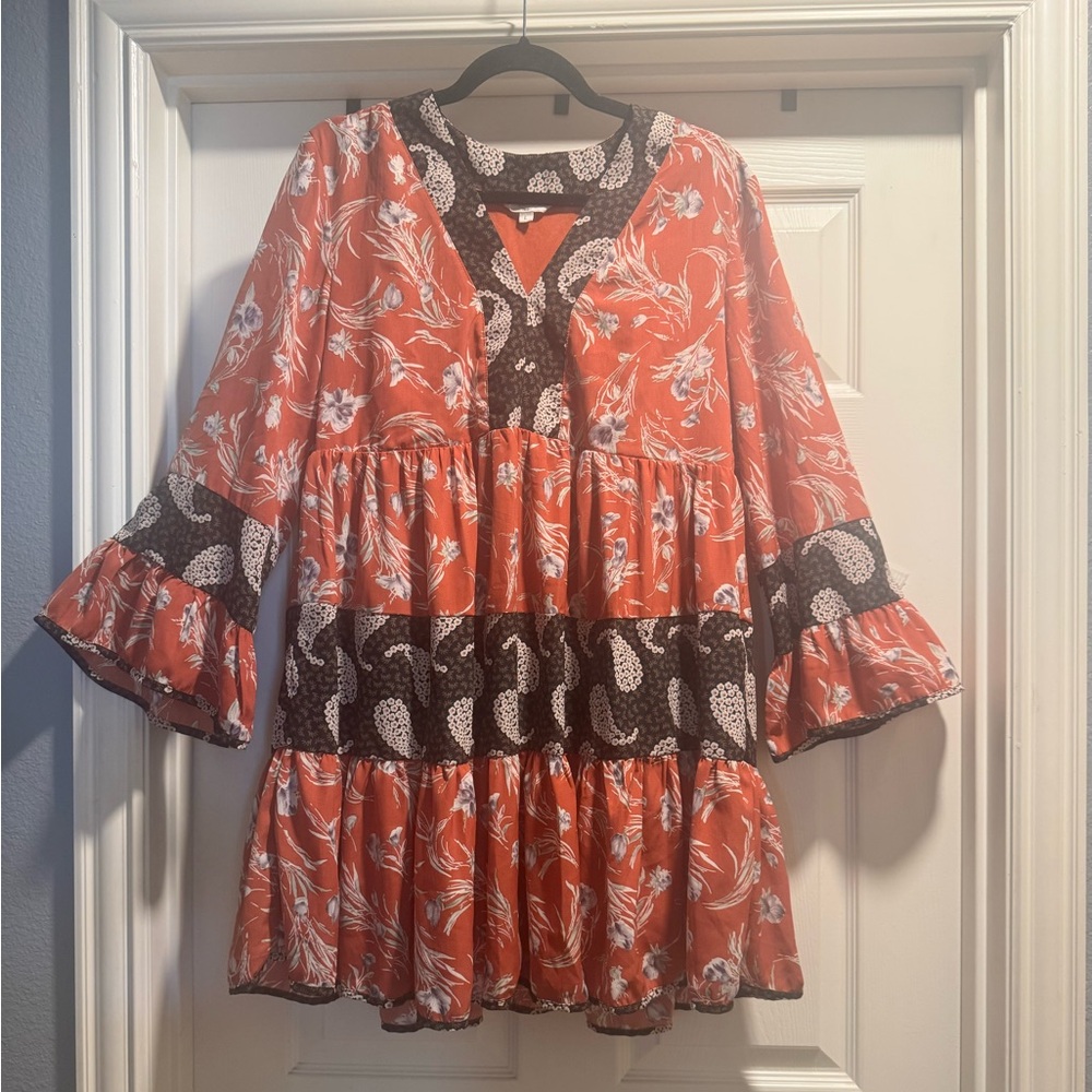 EUC Entro Floral Boho Dress with Bell Sleeves Size Large